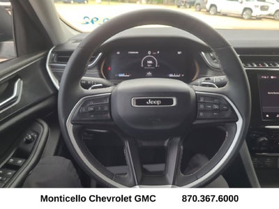 2023 Jeep Grand Cherokee Laredo 4x4