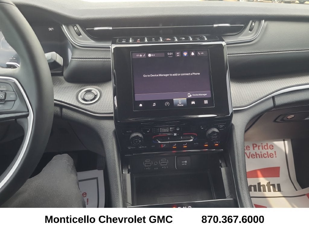 2023 Jeep Grand Cherokee Laredo 4x4