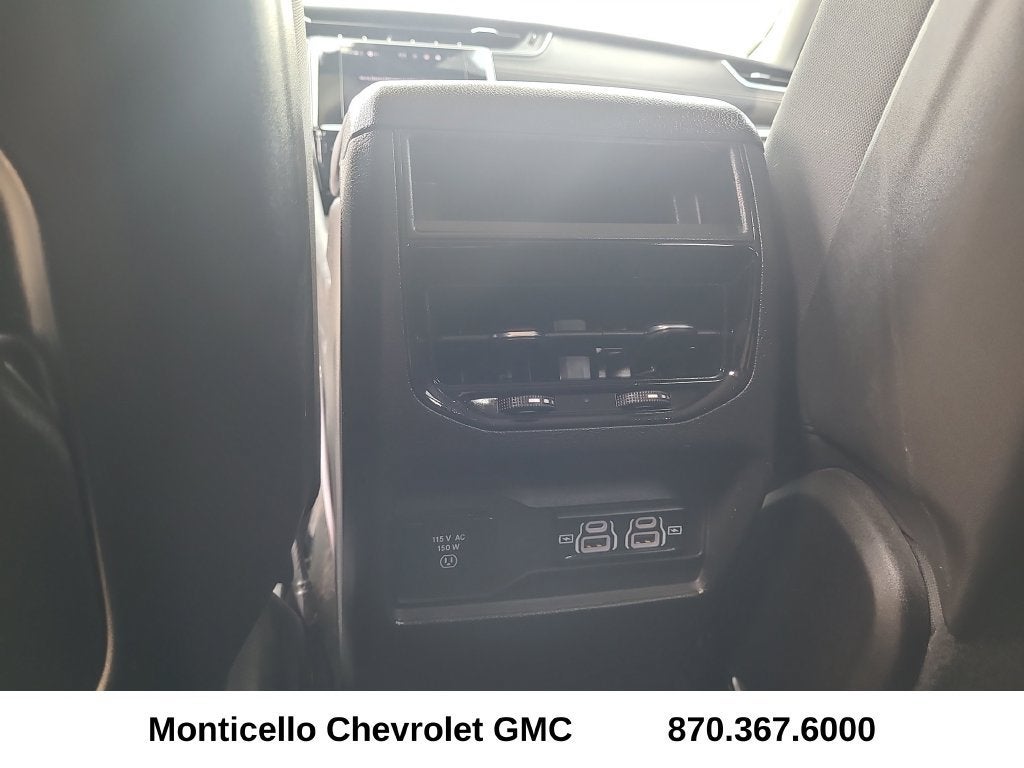2023 Jeep Grand Cherokee Laredo 4x4