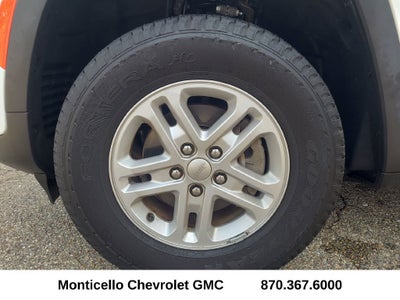2023 Jeep Grand Cherokee Laredo 4x4