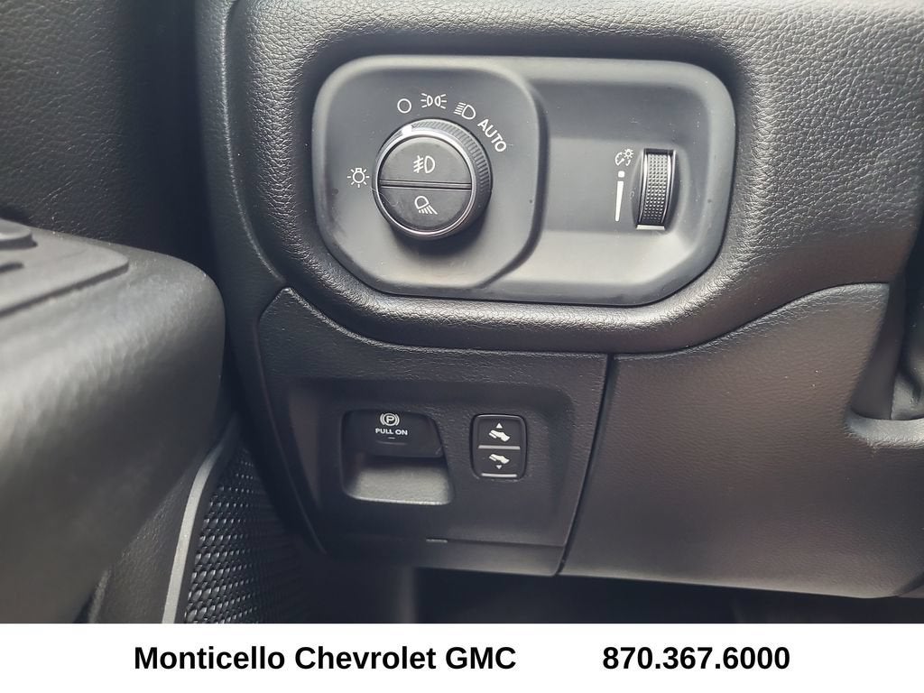 2024 RAM 1500 Big Horn Crew Cab 4x4 5'7" Box