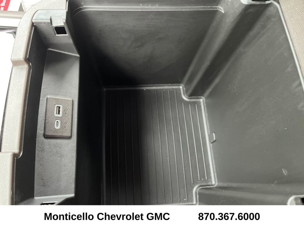 2025 Chevrolet Suburban LS