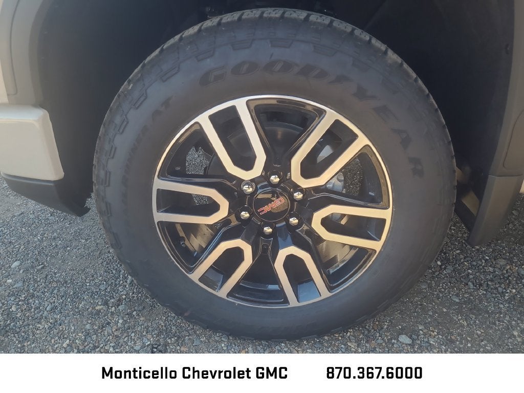 2026 GMC Sierra 1500 AT4 - Photo 10