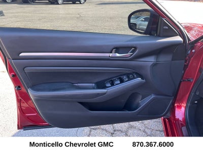 2023 Nissan Altima SL FWD