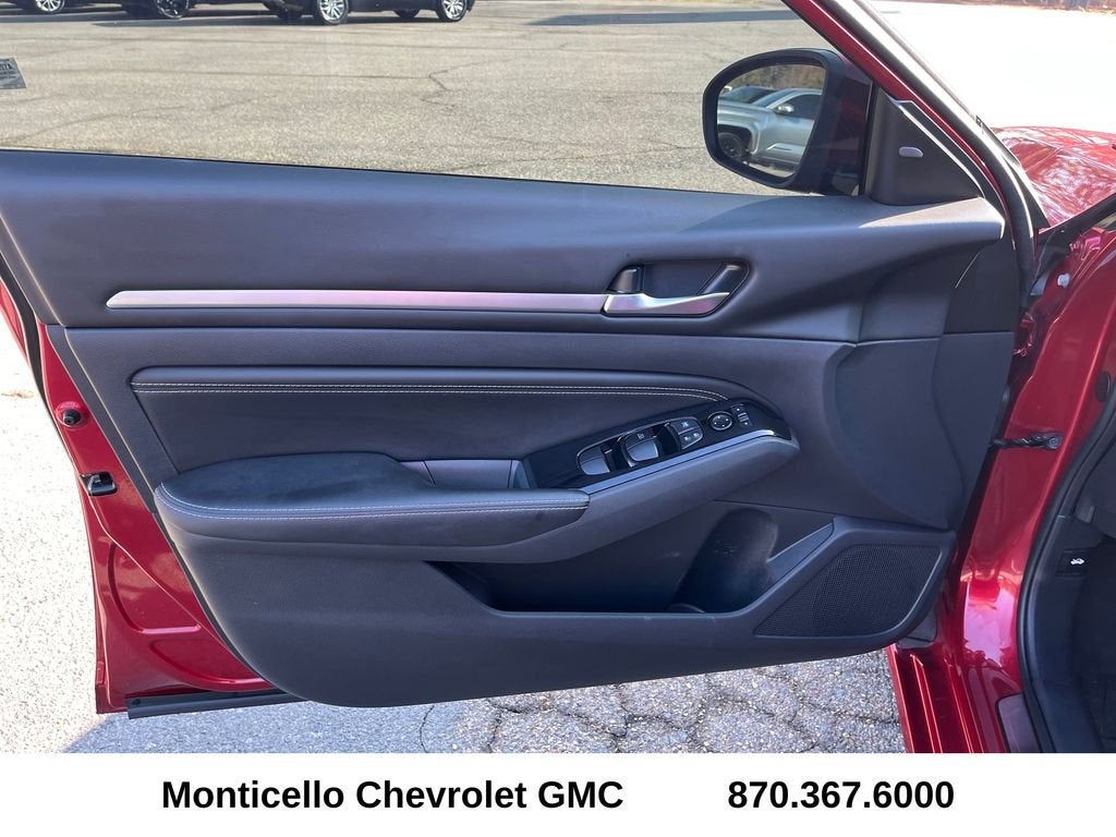 2023 Nissan Altima SL FWD