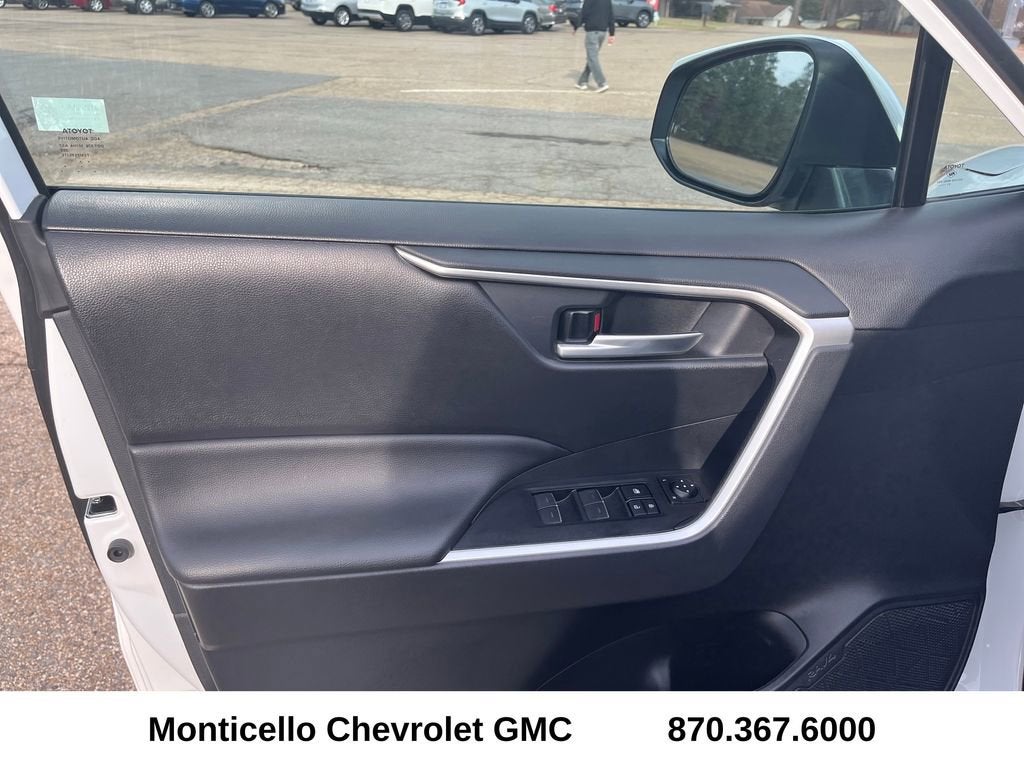 2024 Toyota RAV4 XLE